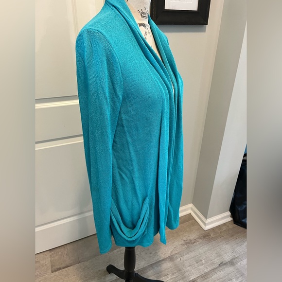 Sportsworks Studio Cardigan in turquoise, size Medium. - Picture 5 of 7